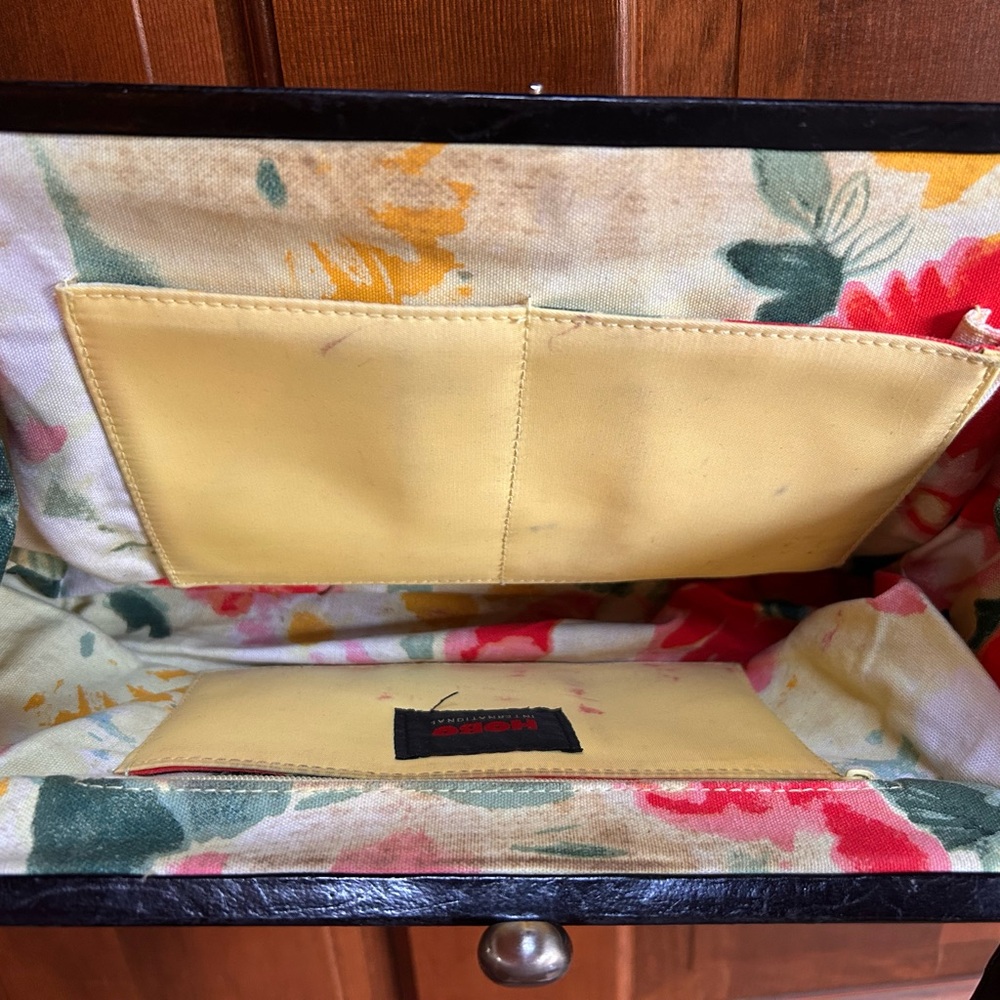 HOBO Classic Black Leather Shoulder Bag - Picture 4 of 8